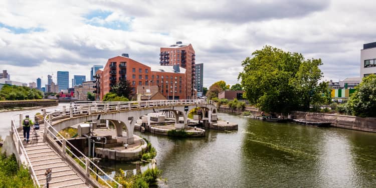Area guide for Bow ST